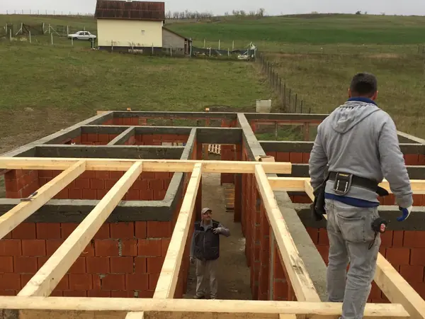 Coffrage bois des longrines avant coulage